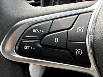 Renault Clio 1.6 E-TECH Hybrid 140 SE Edition 5dr Auto