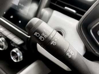 Renault Clio 1.6 E-TECH Hybrid 140 SE Edition 5dr Auto