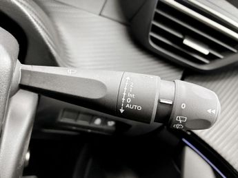 Peugeot 208 1.2 Hybrid 110 GT 5dr e-DSC6