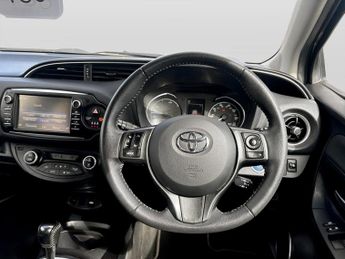 Toyota Yaris 1.5 Hybrid Y20 5dr CVT [Bi-tone]