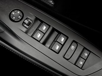 Peugeot 308 1.2 PureTech Allure Premium 5dr EAT8