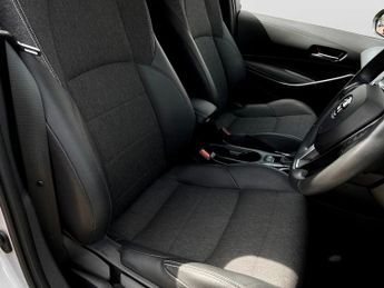 Toyota Corolla 1.8 VVT-i Hybrid Design 5dr CVT