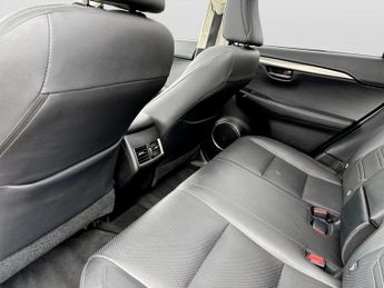 Lexus Nx 300h 2.5 Luxury 5dr CVT [Premium Nav]