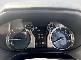 Toyota Land Cruiser 2.8 D-4D Invincible 5dr Auto 7 Seats
