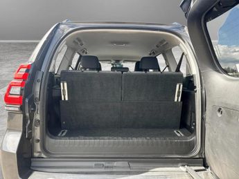Toyota Land Cruiser 2.8 D-4D Invincible 5dr Auto 7 Seats