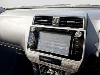 Toyota Land Cruiser 2.8 D-4D Invincible 5dr Auto 7 Seats