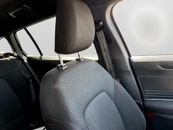 Ford Focus 1.0 EcoBoost Hybrid mHEV ST-Line 5dr Auto