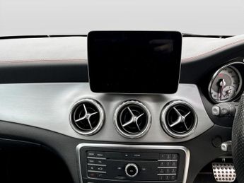 Mercedes-Benz Gla GLA 220d 4Matic AMG Line 5dr Auto [Premium]