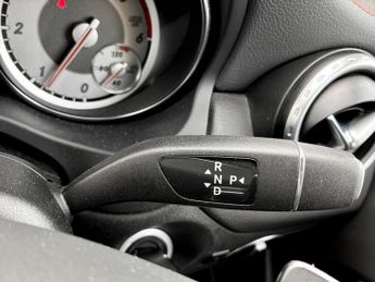 Mercedes-Benz Gla GLA 220d 4Matic AMG Line 5dr Auto [Premium]