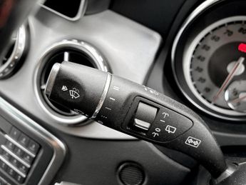 Mercedes-Benz Gla GLA 220d 4Matic AMG Line 5dr Auto [Premium]