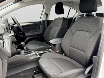 Ford Focus 1.0 EcoBoost Hybrid mHEV 155 Titanium 5dr Auto