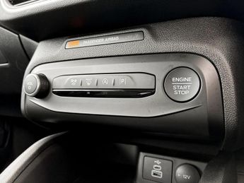 Ford Focus 1.0 EcoBoost Hybrid mHEV 155 Titanium 5dr Auto