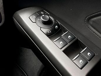 Ford Focus 1.0 EcoBoost Hybrid mHEV 155 Titanium 5dr Auto