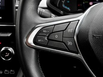 Renault Captur 1.6 E-Tech full hybrid 145 Evolution 5dr Auto