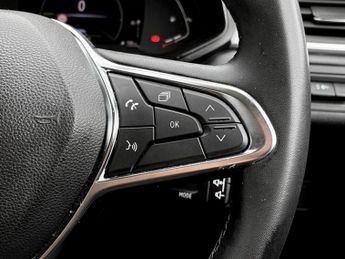Renault Captur 1.6 E-Tech full hybrid 145 Evolution 5dr Auto