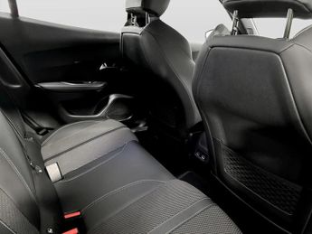 Peugeot 2008 1.2 Hybrid 136 GT 5dr e-DSC6