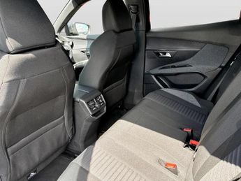 Peugeot 3008 1.6 Hybrid 180 Active 5dr e-EAT8