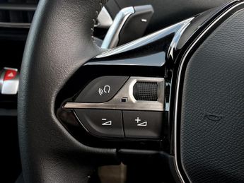 Peugeot 3008 1.6 Hybrid 180 Active 5dr e-EAT8
