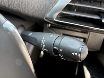 Peugeot 3008 1.6 Hybrid 180 Active 5dr e-EAT8