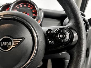 Mini Hatch 1.5 Cooper Classic II 5dr Auto