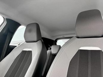 Vauxhall Mokka 100kW Design 50kWh 5dr Auto