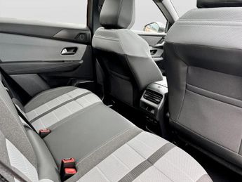 Vauxhall Grandland 1.2 Hybrid [136] Ultimate 5dr e-DCT6 [Pan Roof]