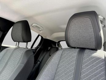 Peugeot 208 1.2 Hybrid 110 Allure 5dr e-DSC6
