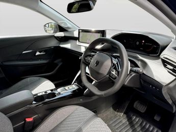 Peugeot 208 1.2 Hybrid 110 Allure 5dr e-DSC6