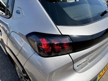Peugeot 208 100kW Allure 50kWh 5dr Auto