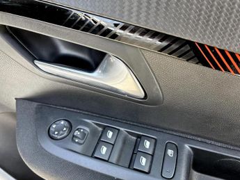 Peugeot 208 100kW Allure 50kWh 5dr Auto