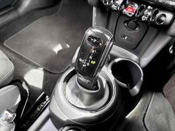 Mini Hatch 1.5 Cooper Sport II 3dr Auto