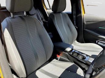 Peugeot 208 100kW Allure Premium 50kWh 5dr Auto