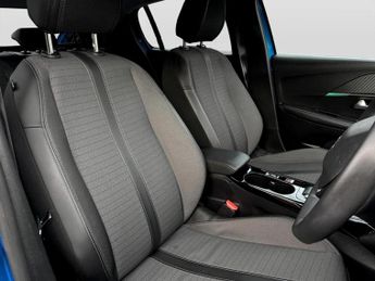Peugeot 208 1.2 PureTech 130 Allure Premium + 5dr EAT8