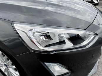 Ford Focus 1.0 EcoBoost 125 Titanium 5dr Auto
