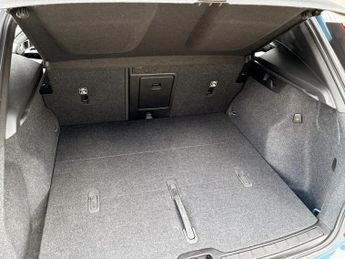 Volvo Xc40 2.0 B3P Plus Dark 5dr Auto