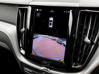 Volvo Xc60 2.0 B5P Momentum 5dr AWD Geartronic