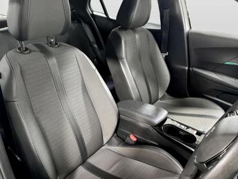 Peugeot 2008 1.2 PureTech 130 Allure Premium+ 5dr EAT8