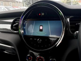 Mini Hatch 1.5 Cooper Exclusive Premium 5dr Auto