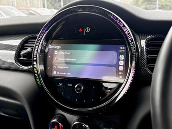 Mini Hatch 1.5 Cooper Exclusive Premium 5dr Auto
