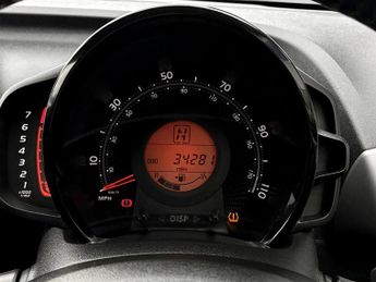 Toyota AYGO 1.0 VVT-i X-Trend TSS 5dr x-shift