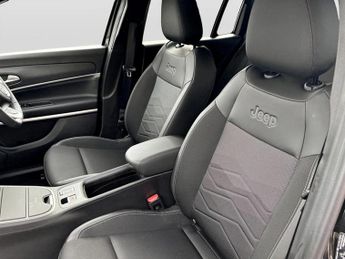 Jeep Avenger 115kW e-Summit 54kWh 5dr Auto