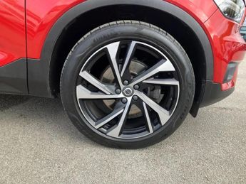 Volvo Xc40 2.0 B4 MHEV R-Design Pro SUV 5dr Petrol Hybrid Auto Euro 6 (s/s)