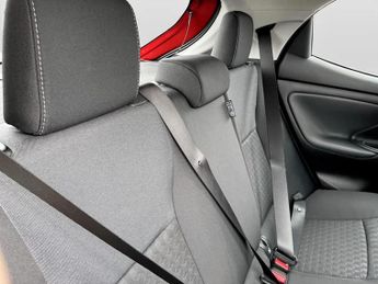 Toyota Yaris 1.5 Hybrid Design 5dr CVT