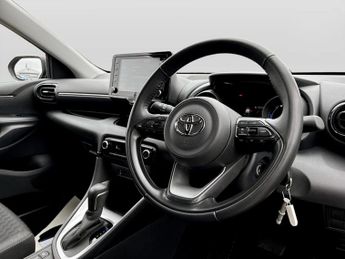 Toyota Yaris 1.5 Hybrid Design 5dr CVT