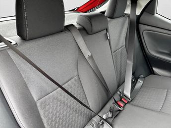 Toyota Yaris 1.5 Hybrid Design 5dr CVT