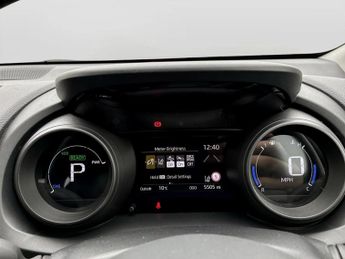 Toyota Yaris 1.5 Hybrid Design 5dr CVT