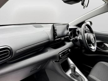 Toyota Yaris 1.5 Hybrid Design 5dr CVT