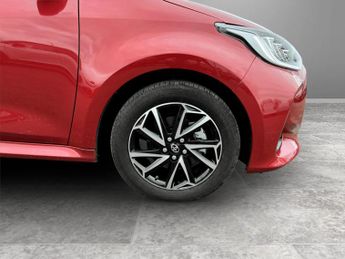 Toyota Yaris 1.5 Hybrid Design 5dr CVT