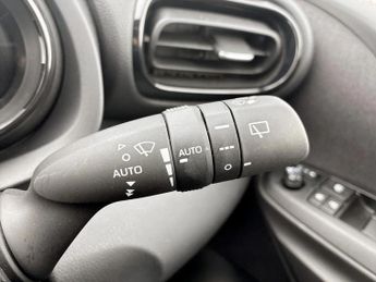 Mazda 2 Hybrid 1.5i Hybrid Select 5dr CVT