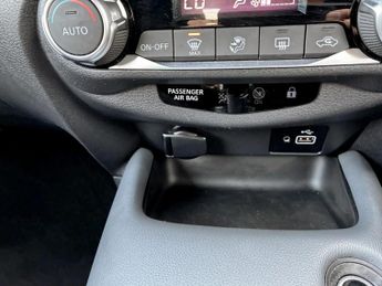 Nissan Juke 1.0 DiG-T 114 N-Connecta 5dr DCT